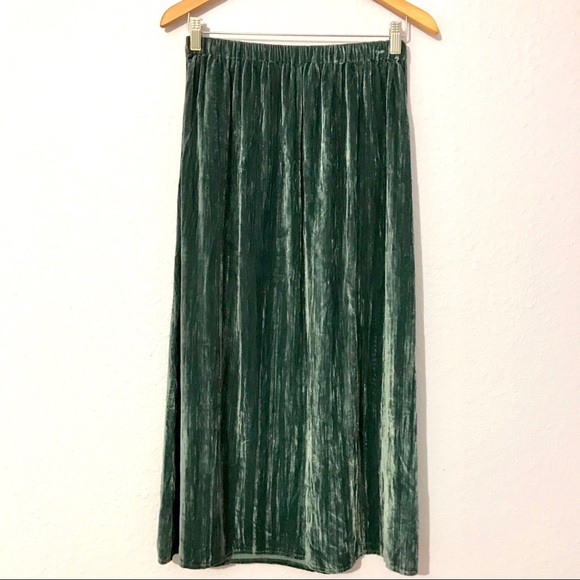 J. Jill Dresses & Skirts - J. Jill velvet midi skirt w/ elastic waist size MP
